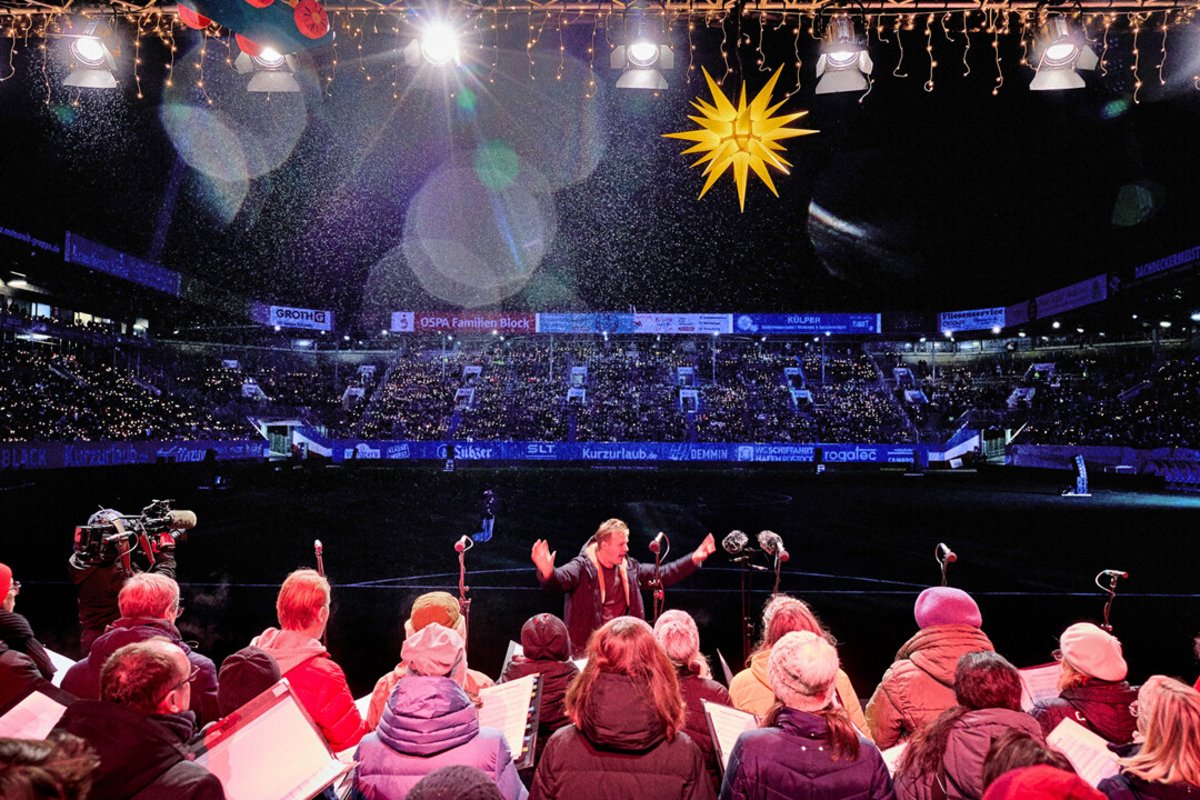 Weihnachtssingen im Ostseestadion 2025