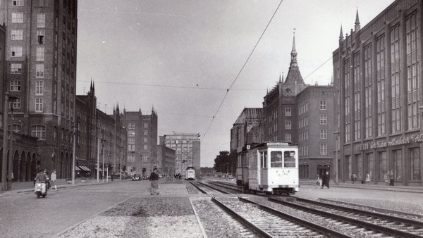 Straßenbahn in der Langen Straße