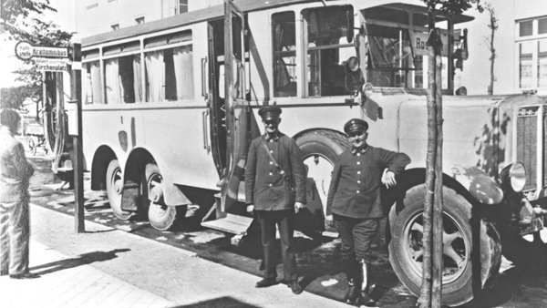 Mit dem Omnibus nach Warnemünde