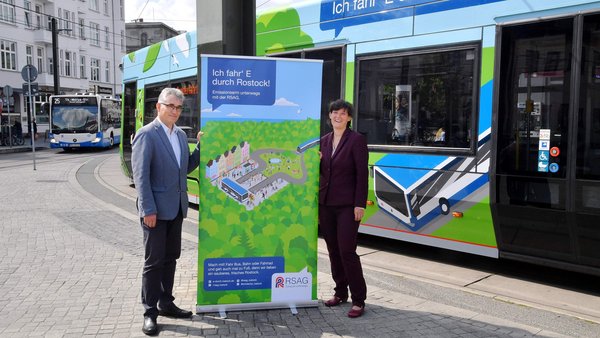 Die RSAG-Vorstände Jan Bleis und Yvette Hartmann stellten die RSAG-Umwelt-Kampagne vor