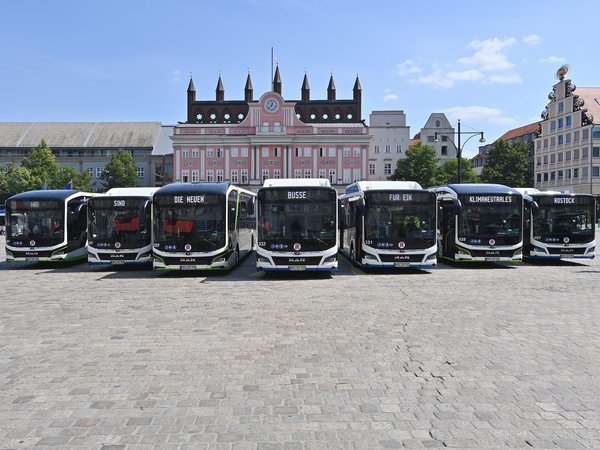 NEU: Elektro- und Biomethan-Busse