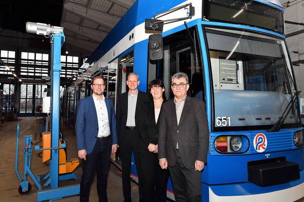 Regionale Finanzierung für klimafreundliche Rostocker Mobilität: OSPA und RSAG bringen alte Straßenbahnen wieder auf Trab