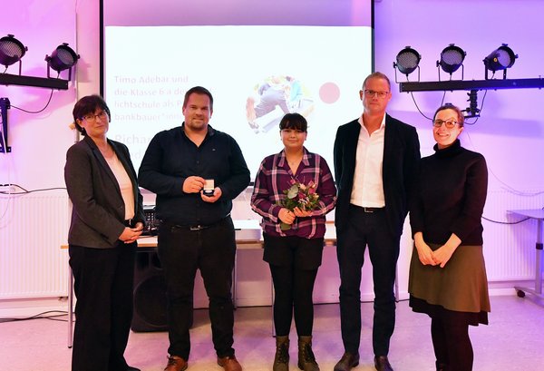 Richard-Siegmann-Medaille 2025 für den Lehrer Timo Adebar und die Klasse 6a der Nordlichtschule