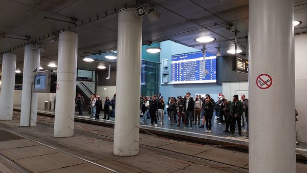 Hauptbahnhof: Straßenbahn-Bahnsteige werden saniert und verschönert