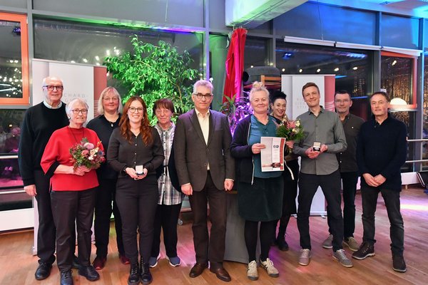 Richard-Siegmann-Medaille 2024 mit zwei Preisträgern: SBZ Südstadt/Biestow und Stadtteilcafé Lichtenhagen